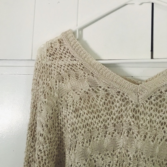 Pink rose sweater - Picture 2 of 5